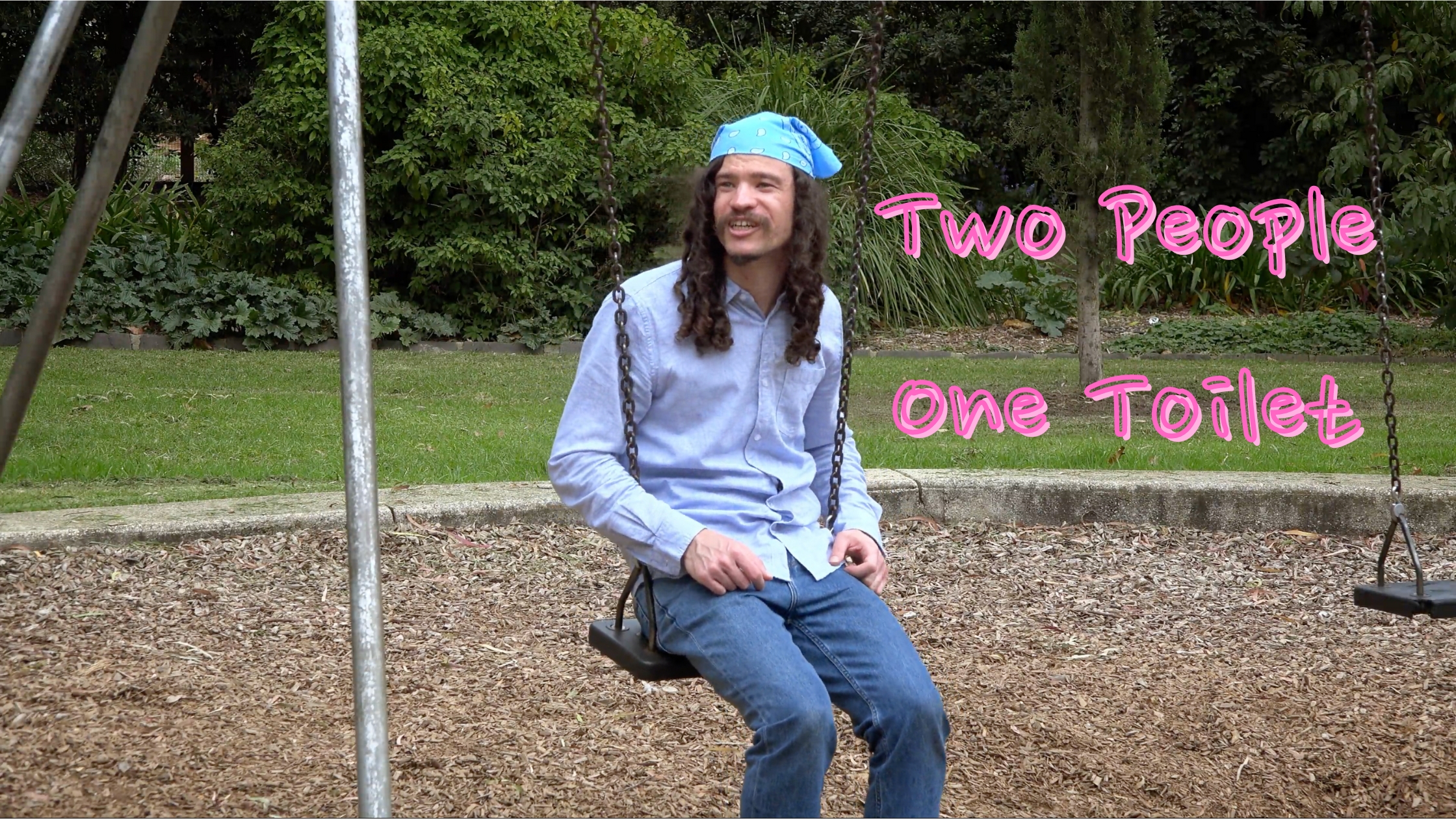 Two People One Toilett